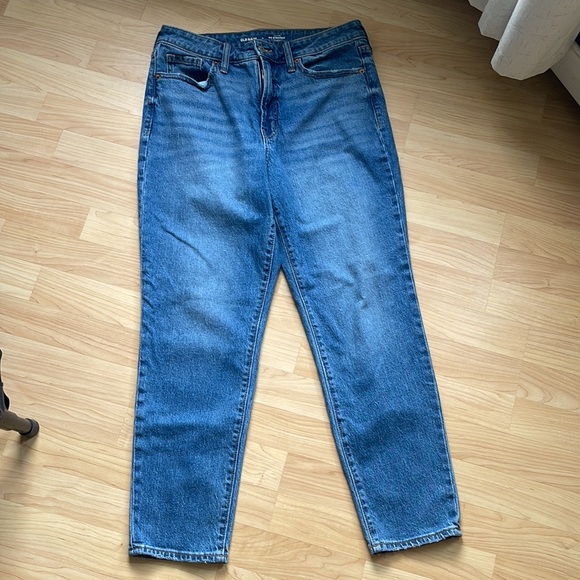 Old Navy High Rise Straight Jeans - Picture 4 of 10